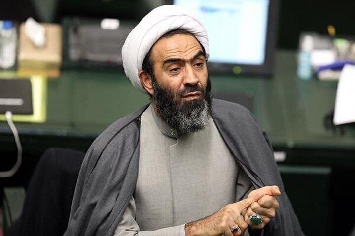 حمله روزنامه جمهوری اسلامی به نماینده ای که می خواهد خانه مذاکره کنندگان را بر سرشان خراب کند