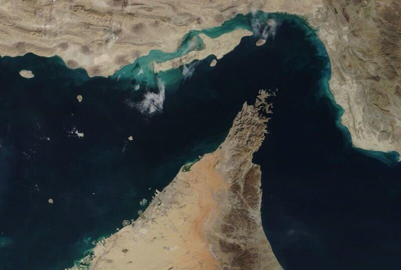 چرا اعلام کردید کشتی ها می توانند از تنگه هرمز عبور کنند و ما سوخت مورد نیازشان را تامین می کنیم؟