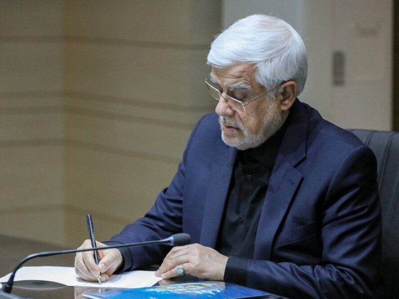آقای عارف! دقیقا ما هم منتظر همین هستیم/ این که شما نیز همان را بگویید که مردم می گویند، چندان جذاب نیست