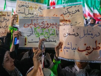 آن نماینده مجلس و مجری تلویزیون و کسانی که در تجمعات شبانه تفرقه افکنی می کنند، خطرشان کمتر از ترامپ و نتانیاهو نیست