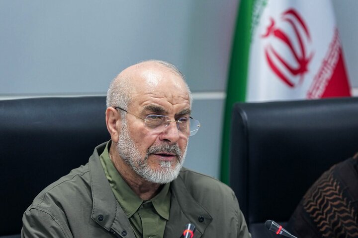 اسم خودتان را انقلابی گذاشته اید و از صداوسیما و تریبونهای خیابانی به قالیباف تهمت می زنید؟
