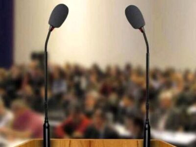 چرا سوپرانقلابی ها در تریبونهای خود به هرکسی که با فکر و روش آنها همراه نیست، برچسب نفوذی می زنند؟