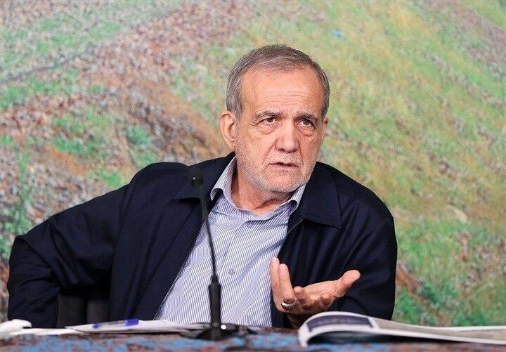 با برداشت غلط از پیام رهبری، به رئیس جمهور حمله می کنند