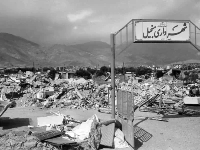 استاندار گیلان یاد جانباختگان زلزله رودبار را گرامی داشت