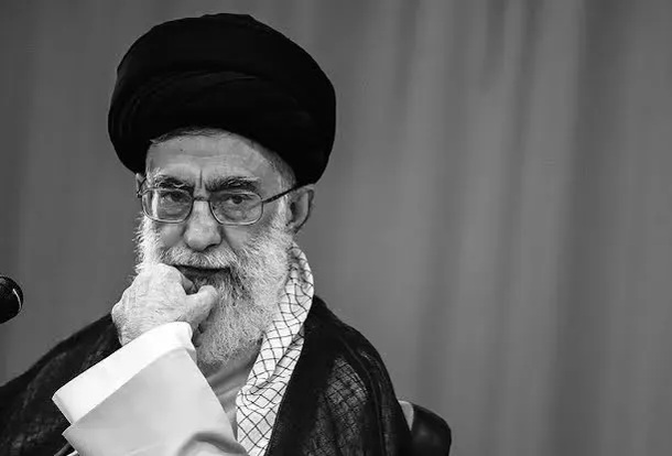 کیهان: رهبر ما نه بَدَل داشت نه مخفیگاهی