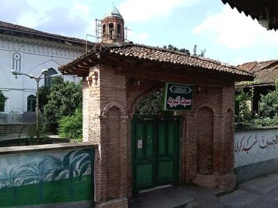مسجد تاریخی اکبریه لاهیجان ؛میراثی که گویا از یاد رفته است