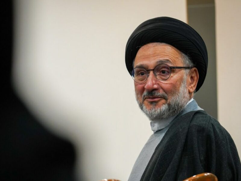 روایت ابطحی از یک نامه اطلاعاتی که رهبر شهید به سید محمد خاتمی دادند